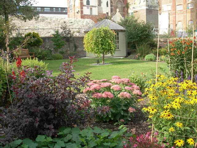 Peaceful garden at Marian Dunlop House